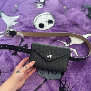 Michael kors belt bag